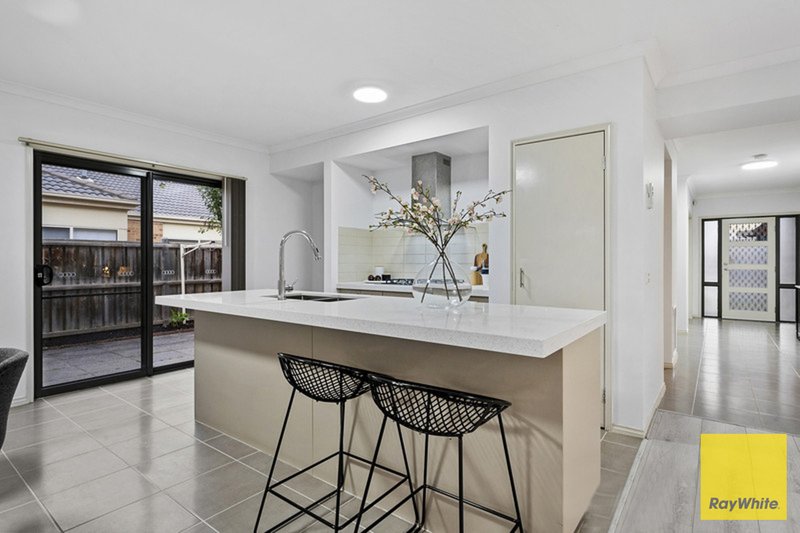 Photo - 74 Sunset Views Boulevard, Tarneit VIC 3029 - Image 5