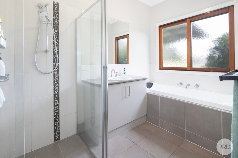 Photo - 74 Taemore Close, Haddon VIC 3351 - Image 12