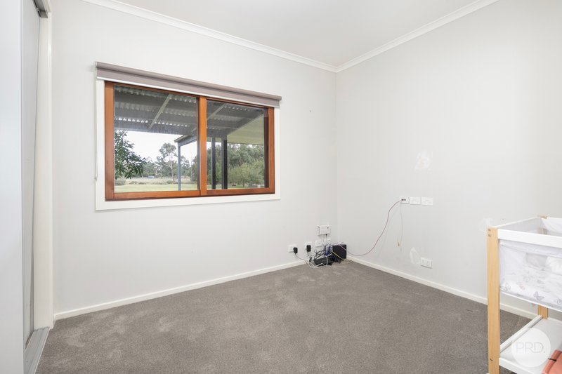 Photo - 74 Taemore Close, Haddon VIC 3351 - Image 14