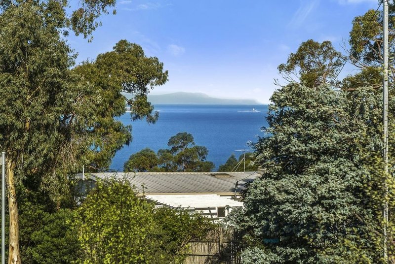 Photo - 74 Tinderbox Road, Blackmans Bay TAS 7052 - Image 2