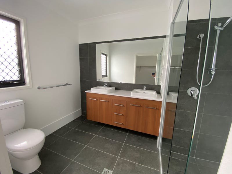 Photo - 74 Wanda Road, Upper Mount Gravatt QLD 4122 - Image 7