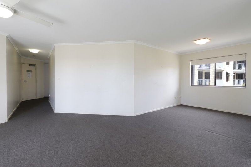 Photo - 7/4 Warne Terrace, Kings Beach QLD 4551 - Image 5