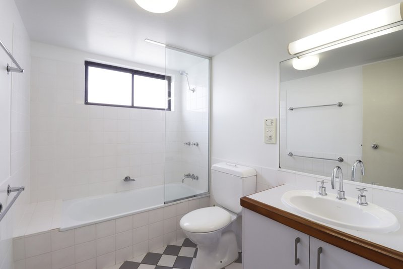 Photo - 7/4 Warne Terrace, Kings Beach QLD 4551 - Image 9