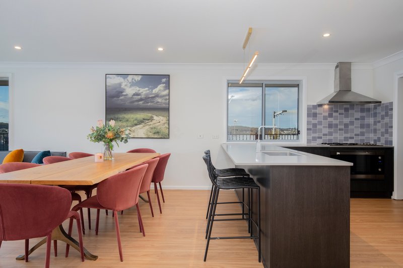 Photo - 74 Wigeon Chase, Cameron Park NSW 2285 - Image 4