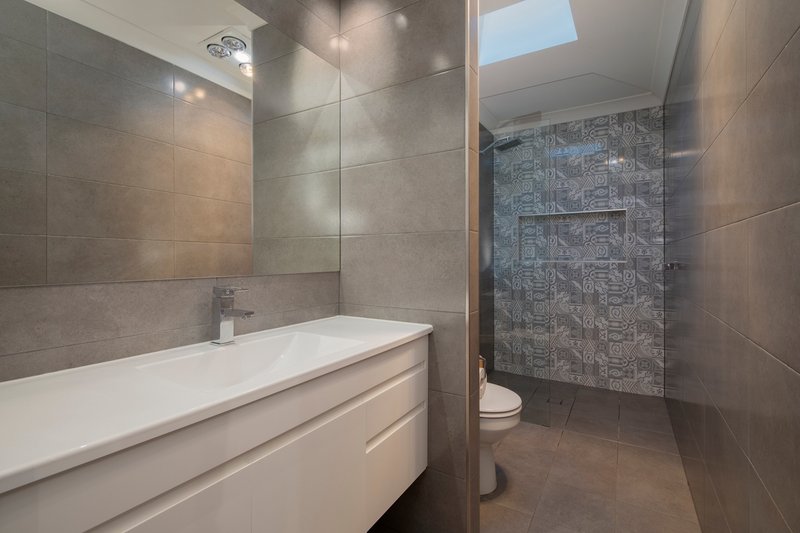Photo - 74 Wigeon Chase, Cameron Park NSW 2285 - Image 9