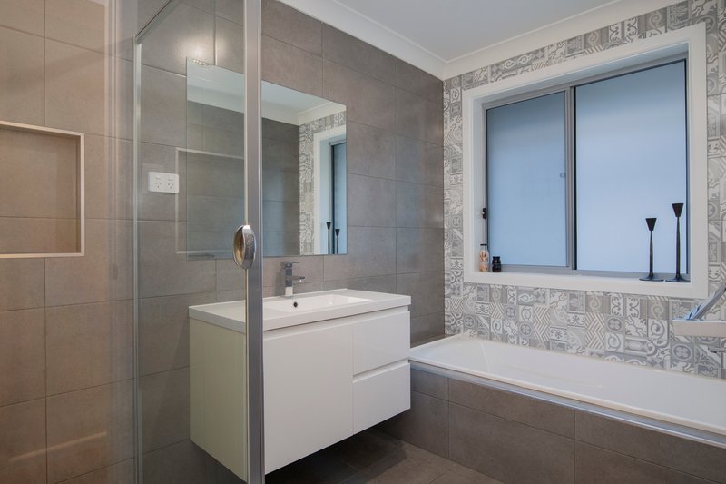 Photo - 74 Wigeon Chase, Cameron Park NSW 2285 - Image 16