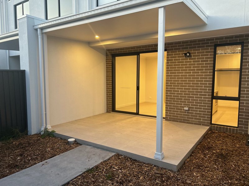 Photo - 74 Willowdale Drive, Leppington NSW 2179 - Image 3