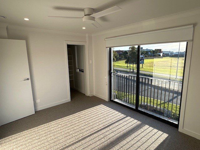 Photo - 74 Willowdale Drive, Leppington NSW 2179 - Image 8