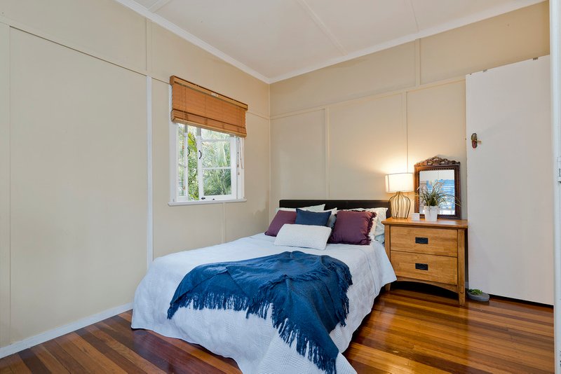 Photo - 74 Woking Street, Keperra QLD 4054 - Image 5