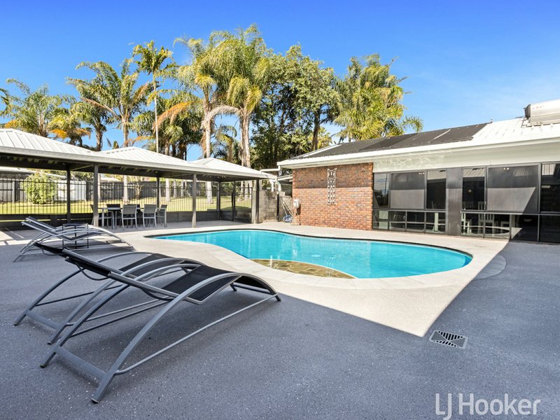 Photo - 741 Boat Harbour Drive, Urangan QLD 4655 - Image 3