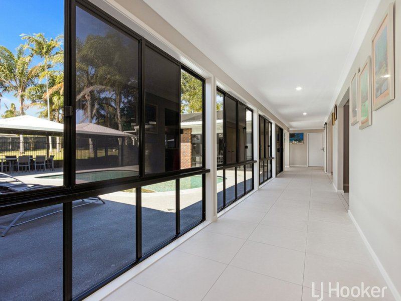 Photo - 741 Boat Harbour Drive, Urangan QLD 4655 - Image 5