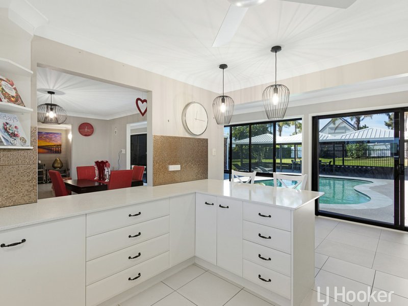 Photo - 741 Boat Harbour Drive, Urangan QLD 4655 - Image 11