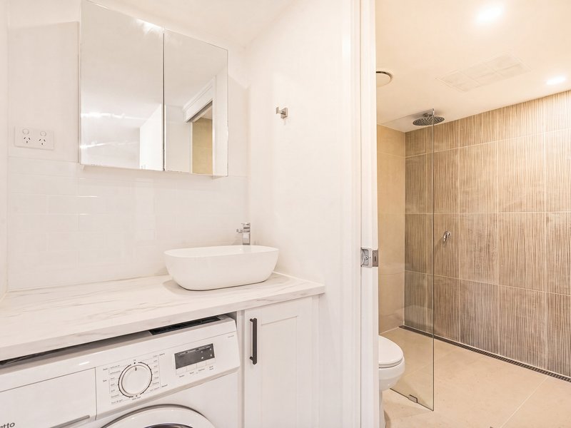 Photo - 7/414 Marine Parade, Biggera Waters QLD 4216 - Image 8