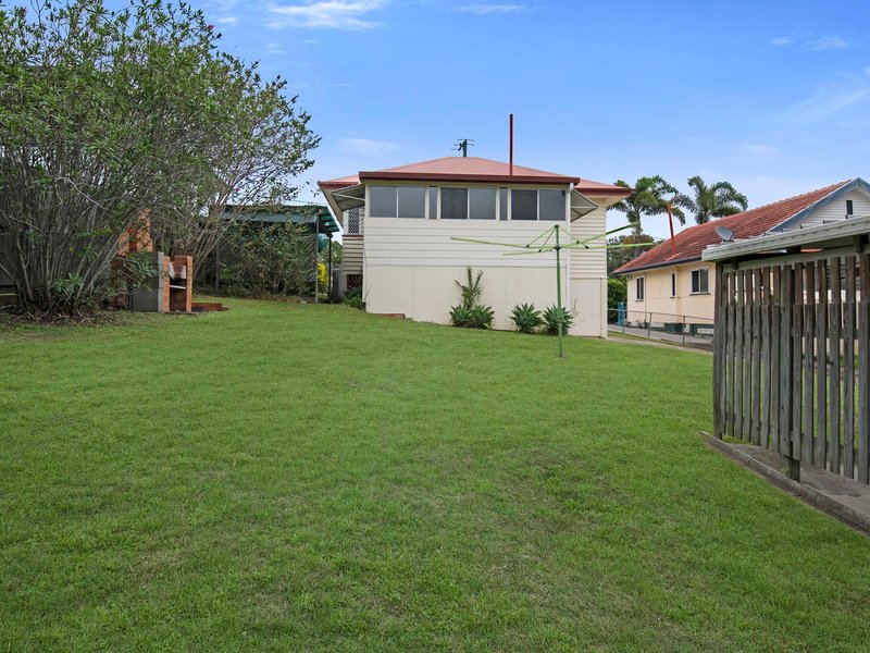 Photo - 742 Cavendish Road, Holland Park QLD 4121 - Image 11