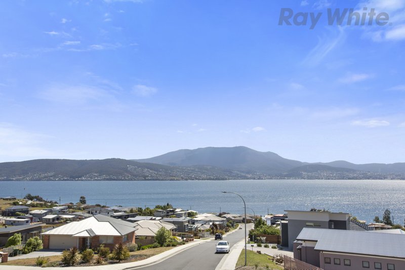 Photo - 742 Oceana Drive, Tranmere TAS 7018 - Image 3