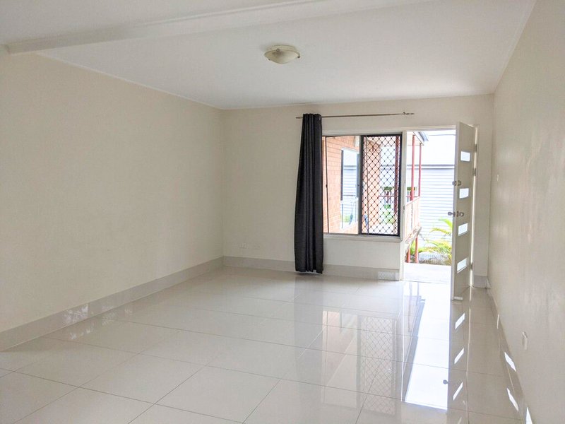 Photo - 7/42 Swain Street, Holland Park West QLD 4121 - Image 2