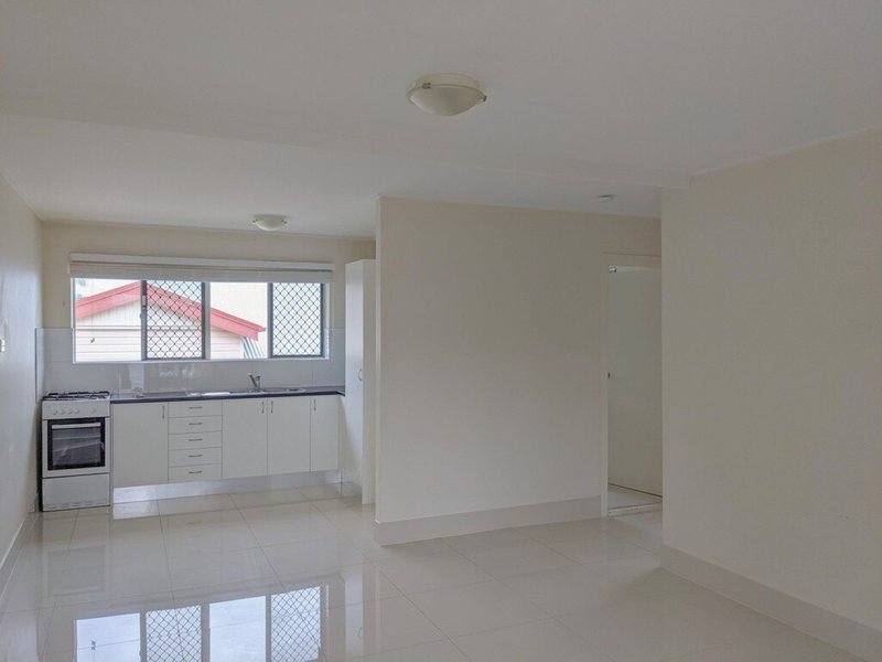 Photo - 7/42 Swain Street, Holland Park West QLD 4121 - Image 3