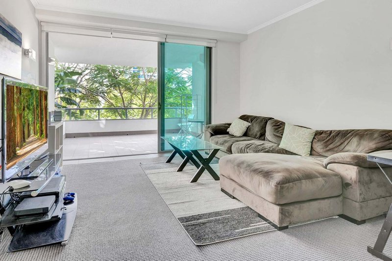 74/20-28 Bayview Street, Runaway Bay QLD 4216