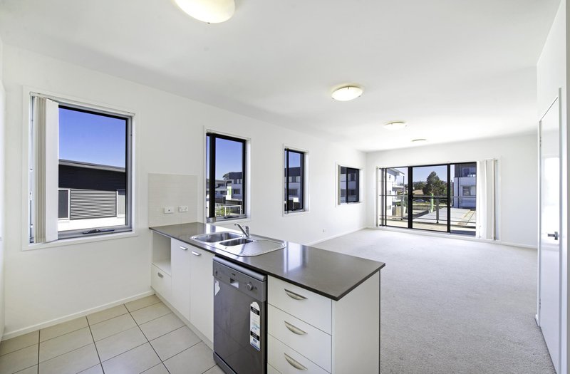 Photo - 74/329 Flemington Road, Franklin ACT 2913 - Image 4