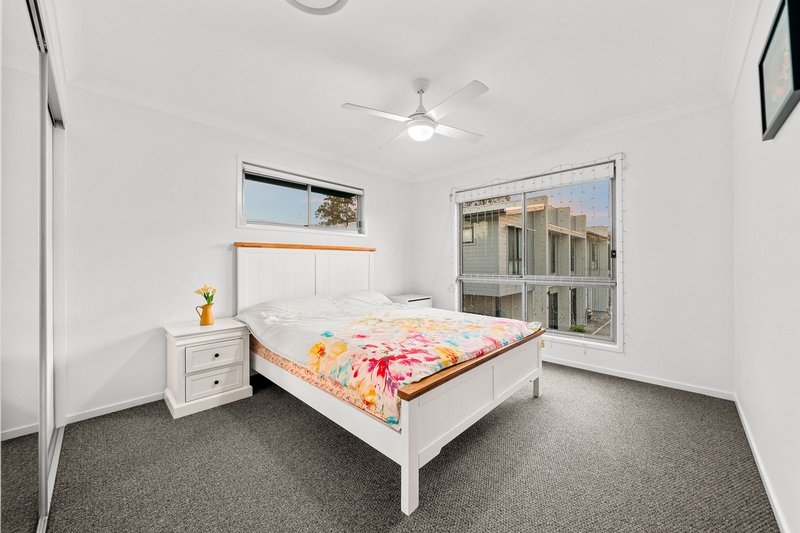 Photo - 74/48 Berkshire Place, Heathwood QLD 4110 - Image 10