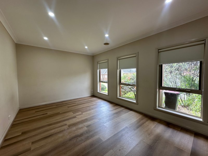 Photo - 7/45 Ancona Drive, Mill Park VIC 3082 - Image 2