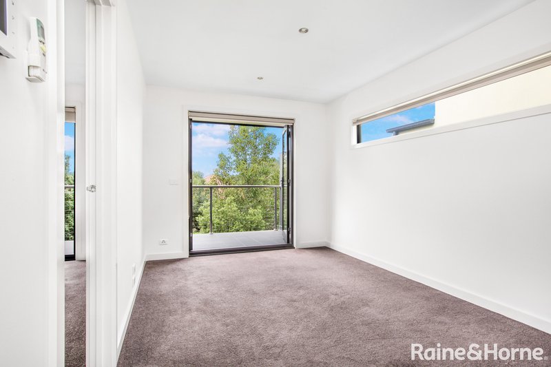 Photo - 7/5-6 Chelsworth Place, Caroline Springs VIC 3023 - Image 8