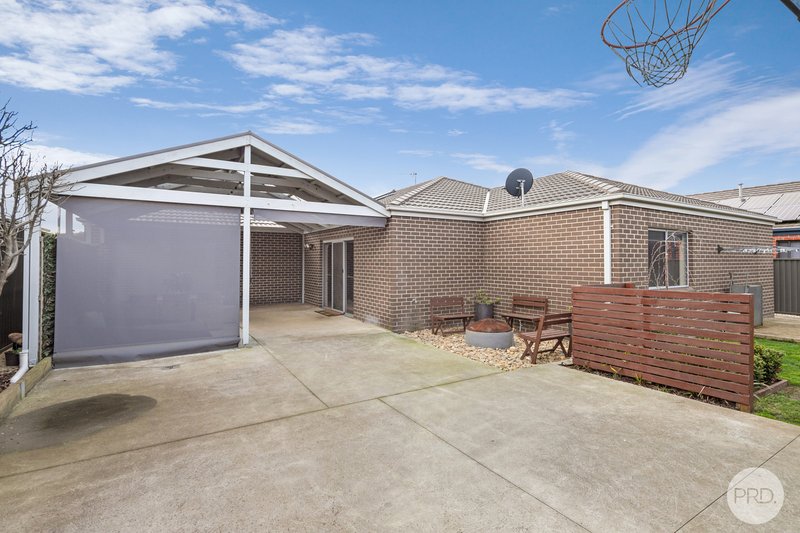 Photo - 75 Ascot Gardens Drive, Delacombe VIC 3356 - Image 13