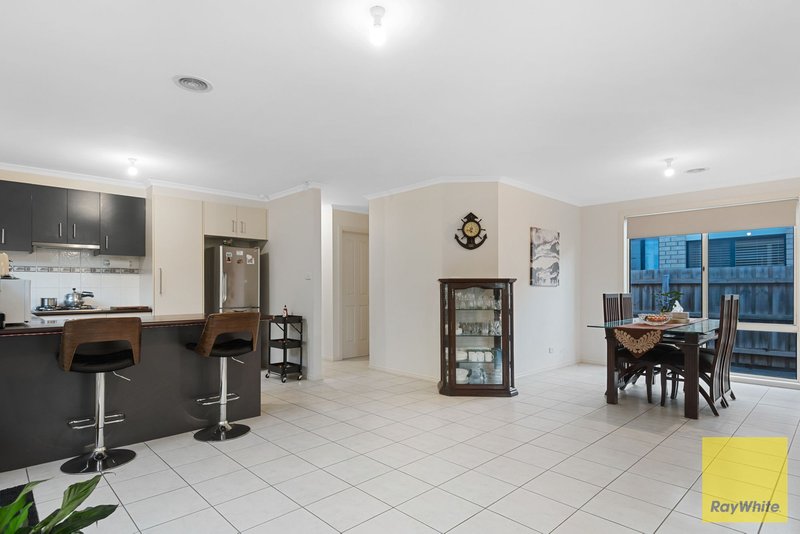 Photo - 75 Baden Powell Drive, Tarneit VIC 3029 - Image 11