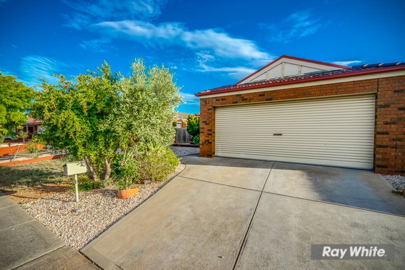 Photo - 75 Baden Powell Drive, Tarneit VIC 3029 - Image 3