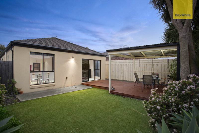 Photo - 75 Bloomsbury Drive, Taylors Hill VIC 3037 - Image 9