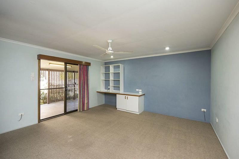 Photo - 75 Booth Avenue, Tannum Sands QLD 4680 - Image 3