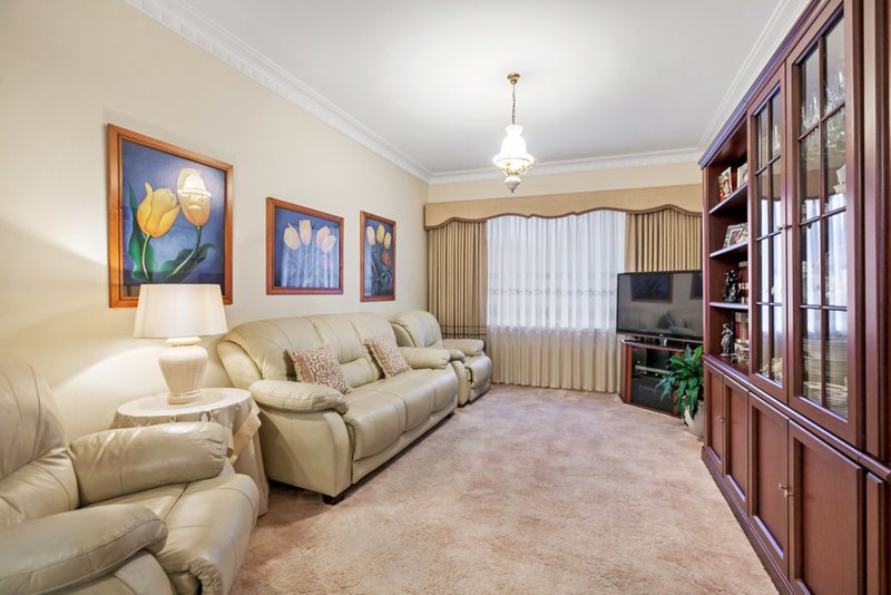 Photo - 75 Botha Avenue, Reservoir VIC 3073 - Image 6