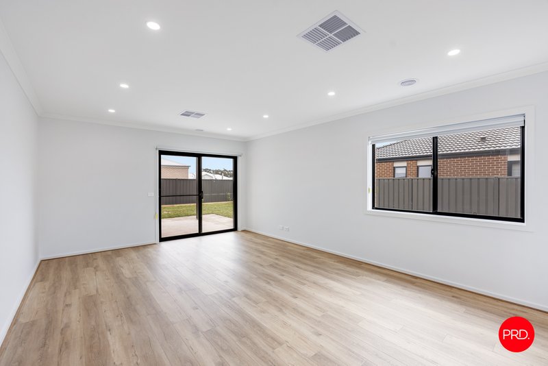 Photo - 75 Charters Way, Huntly VIC 3551 - Image 4
