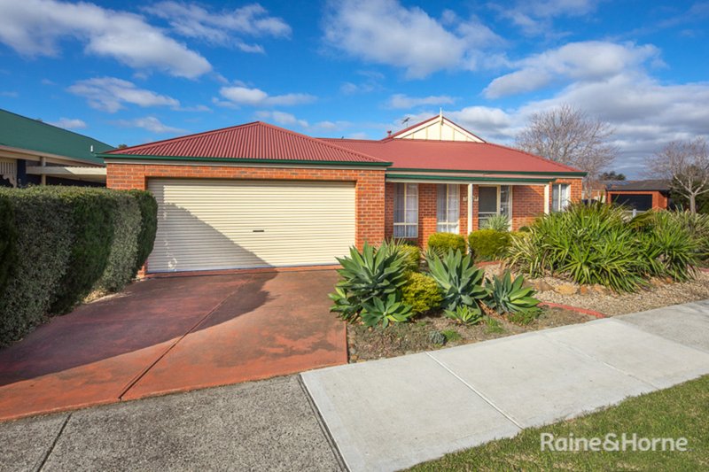 75 Cover Drive, Sunbury VIC 3429