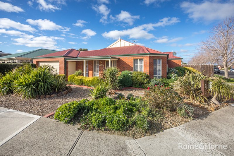 Photo - 75 Cover Drive, Sunbury VIC 3429 - Image 16