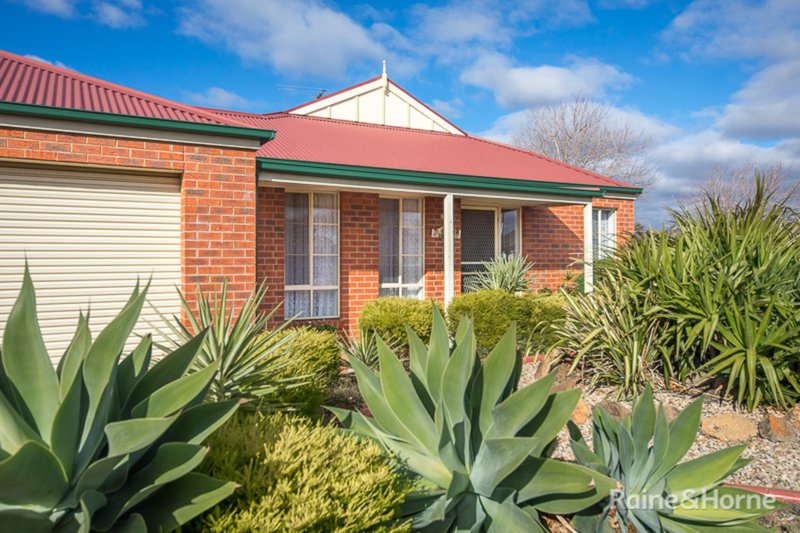 Photo - 75 Cover Drive, Sunbury VIC 3429 - Image 17