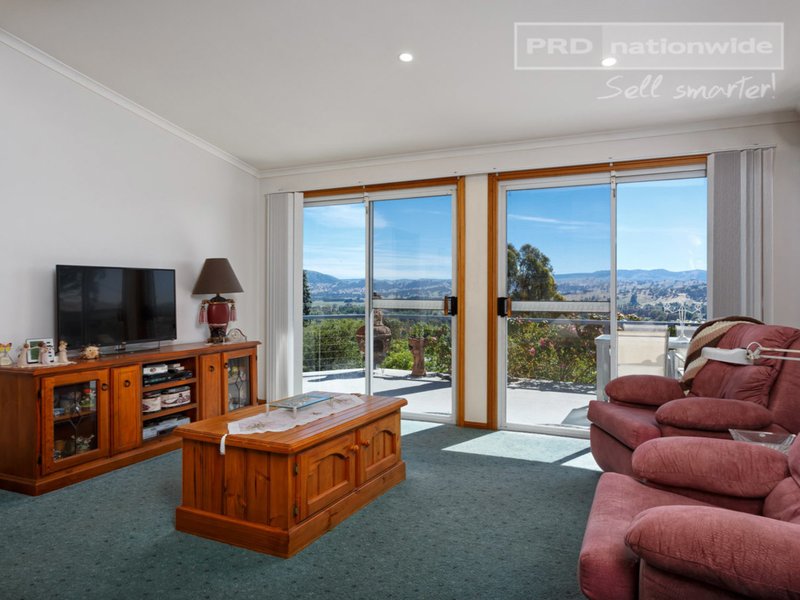 Photo - 75 Dalhunty Street, Tumut NSW 2720 - Image 2