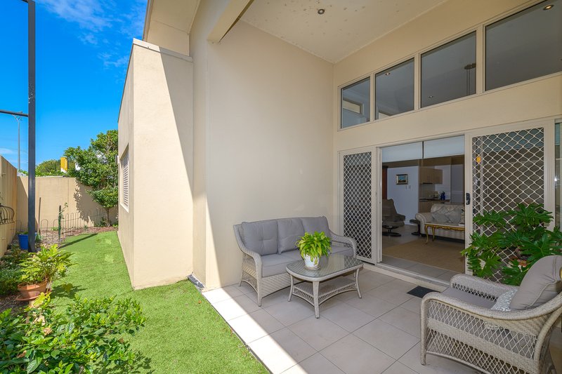 Photo - 75 East Quay Drive, Biggera Waters QLD 4216 - Image 12