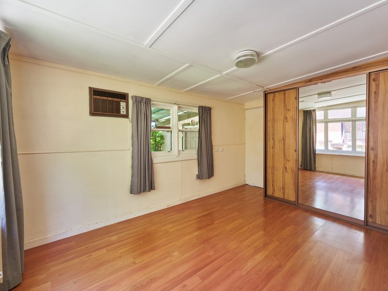 Photo - 75 Elimatta Road, Mona Vale NSW 2103 - Image 2