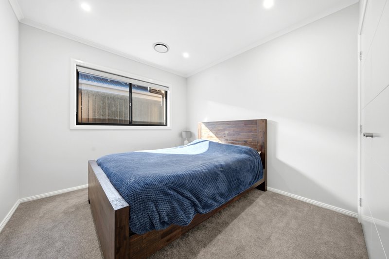 Photo - 75 Farview Drive, Denham Court NSW 2565 - Image 10