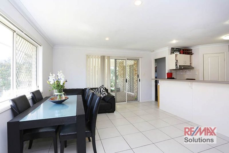 Photo - 75 Fernbrook Drive, Morayfield QLD 4506 - Image 4