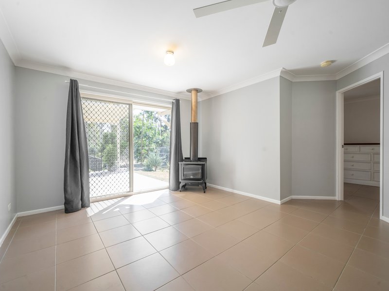 Photo - 75 Gloucester Court, Mount Hallen QLD 4312 - Image 9