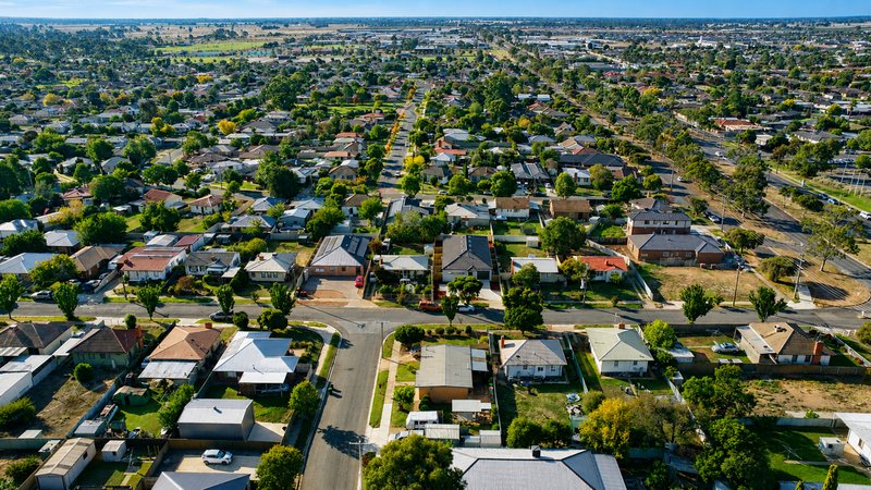 Photo - 75 Grutzner Avenue, Shepparton VIC 3630 - Image 22