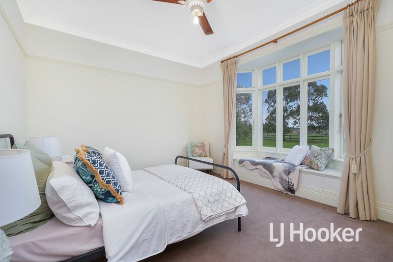 Photo - 75 Hall Road, Pakenham South VIC 3810 - Image 17