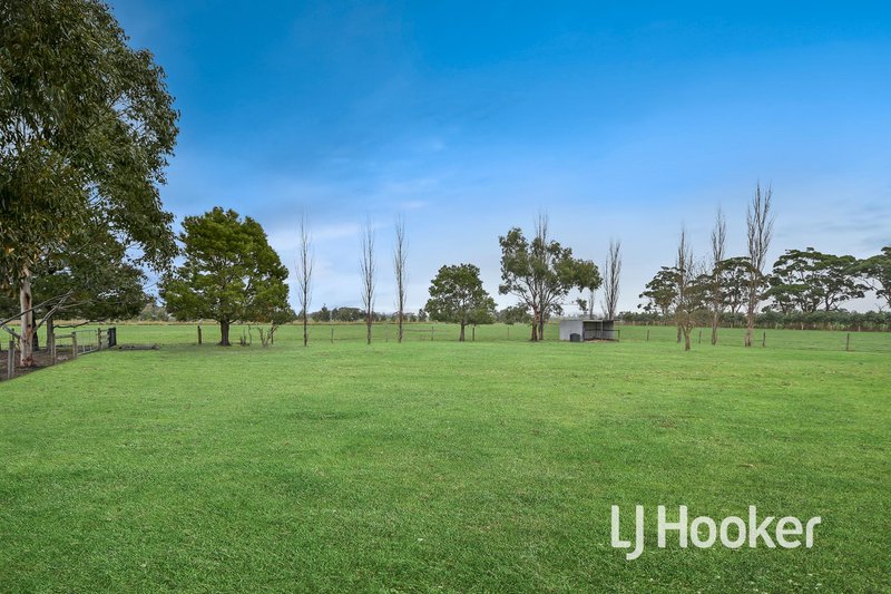 Photo - 75 Hall Road, Pakenham South VIC 3810 - Image 23