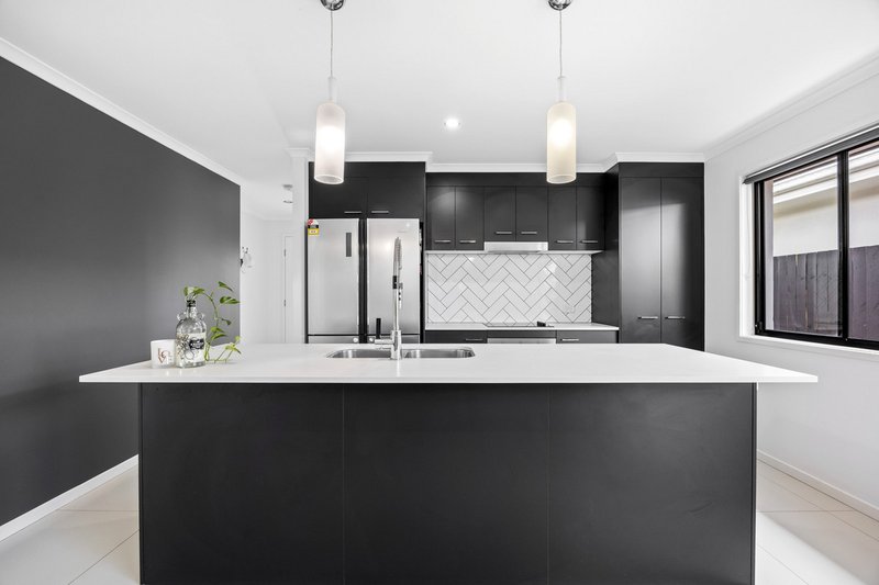 Photo - 75 Leslie Crescent, Baringa QLD 4551 - Image 2