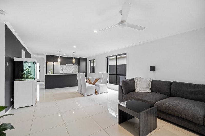Photo - 75 Leslie Crescent, Baringa QLD 4551 - Image 7