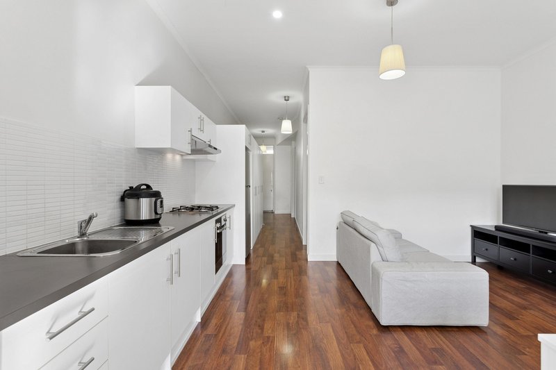Photo - 75 Macmillan Avenue, Mawson Lakes SA 5095 - Image 4