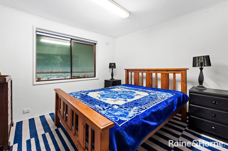 Photo - 75 Marshall Avenue, St Albans VIC 3021 - Image 5