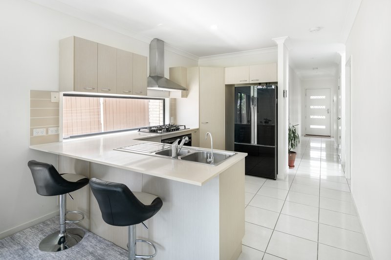 Photo - 75 Meredith Street, Banyo QLD 4014 - Image 5